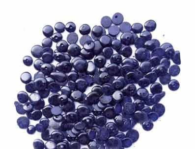 硼?；? />
</p>
　　擴展資料<br />
　　硼酰化鈷的原材料處理<br />
　　原材料的處理很重要。雜質(zhì)含量高會增加軟化點和庚烷不溶物，導(dǎo)致吸濕性增強，熱損失增加。硼酰化鈷通常含有一定量的鐵和錳。它們是有害物質(zhì)，會加速橡膠的老化，要降到0.1%以下。通常在單陽極下用3%過氧化氫氧化然后過濾除去。溶劑油往往含有少量高沸點成分。當(dāng)這些組分殘留時，鈷的質(zhì)量分?jǐn)?shù)降低，真空蒸餾時間延長，玻璃體亮度降低。因此，溶劑中高于160的部分應(yīng)該蒸餾掉。西通蒸餾去除佛點高的成分非常困難，可以采用細(xì)幅法。不僅可以將高沸點組分降低到0S%以下，還可以將低沸點組分的收率提高76%左右，可以有效降低后期的減壓蒸餾溫度。<br />
　　看完硼?；挼臐穹ê铣稍?，大家有沒有更了解該產(chǎn)品呢？更多化工產(chǎn)品知識，請繼續(xù)關(guān)注公司的后續(xù)更新。<br />
小編：Lynn<br /></div>
      <div   id=